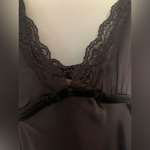 Jacalyn Bennet long black night gown with lace and velvet trim - Picture 3 of 7